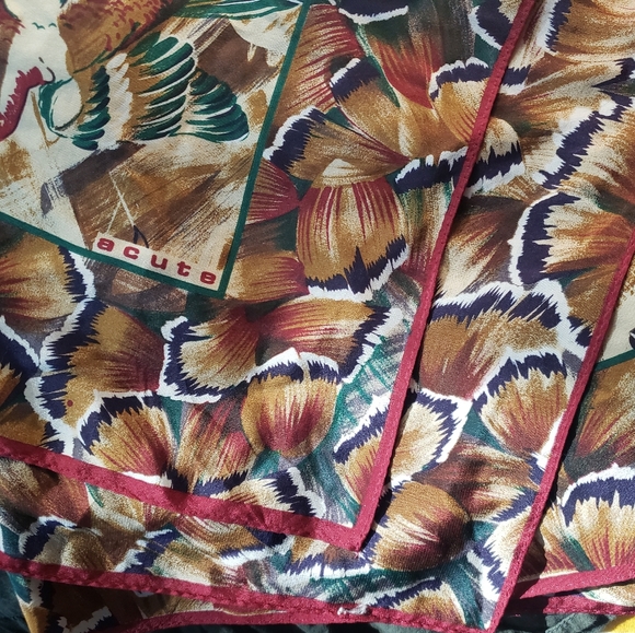 Large Handpainted Japanese Silk Watercolor Scarf Vintage ACUTE Bird Scarf - Picture 3 of 16